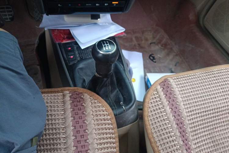 Used Volkswagen Santana Vista 2005 1.8L Manual Value-Added Model Gear Lever