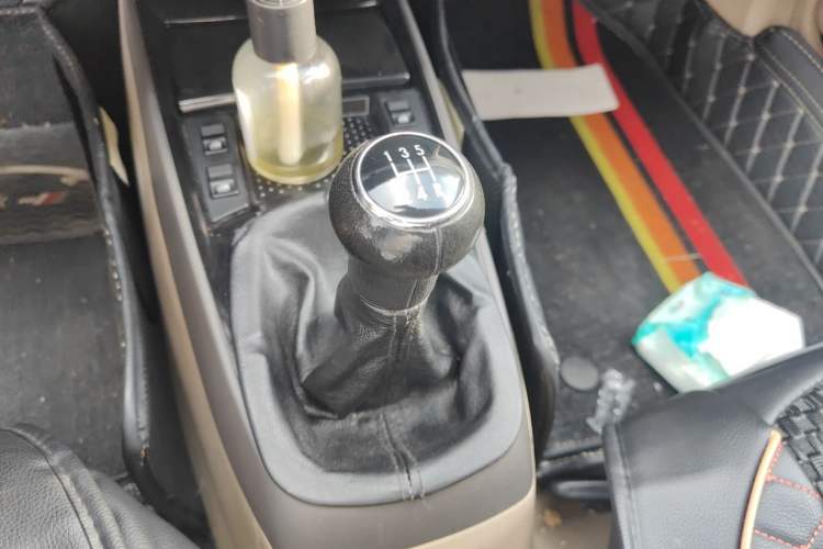 Used Volkswagen Santana Vista 2005 1.8L Manual Value-Added Model Gear Lever