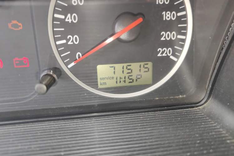 Used Volkswagen Santana Vista 2005 1.8L Manual Value-Added Model Odometer Close Up