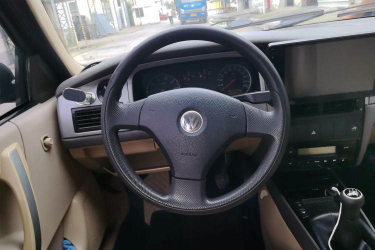 Used Volkswagen Santana Vista 2005 1.8L Manual Value-Added Model Steering Wheel