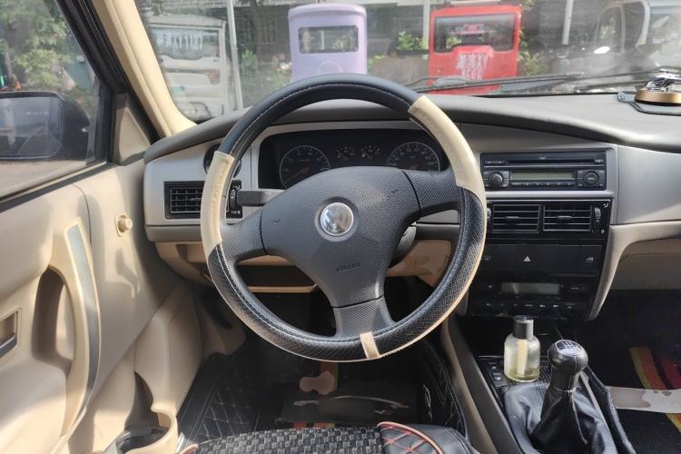 Used Volkswagen Santana Vista 2005 1.8L Manual Value-Added Model Steering Wheel