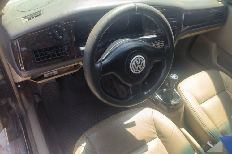 Used Volkswagen Santana Vista 2006 1.8L Manual Base Model Center Console