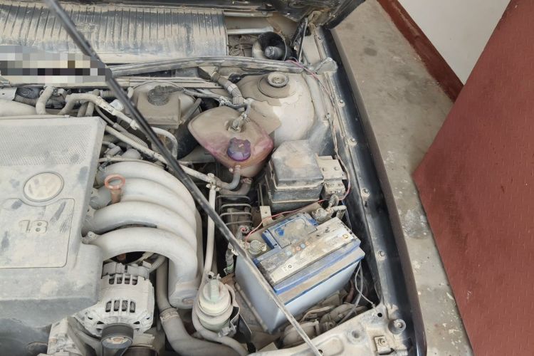 Used Volkswagen Santana Vista 2006 1.8L Manual Base Model Engine Bay Left