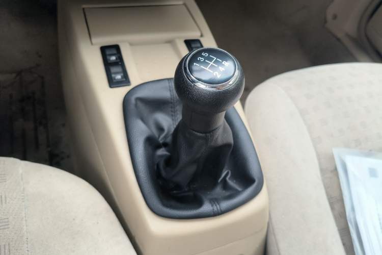 Used Volkswagen Santana Vista 2006 1.8L Manual Base Model Gear Lever