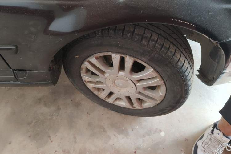 Used Volkswagen Santana Vista 2006 1.8L Manual Base Model Right Front Wheel Hub