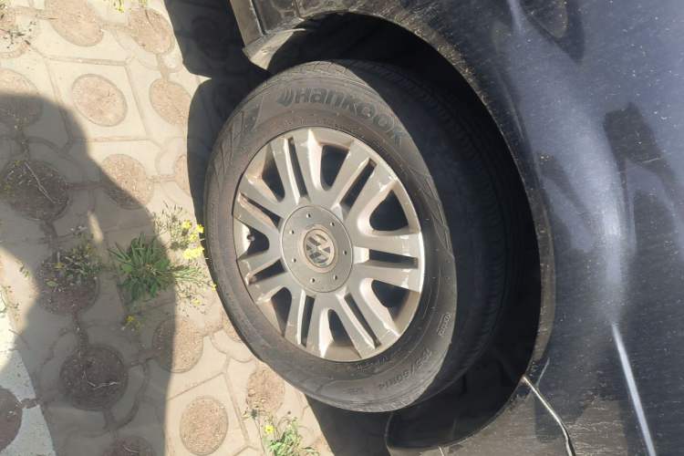 Used Volkswagen Santana Vista 2006 1.8L Manual Base Model Right Front Wheel Hub