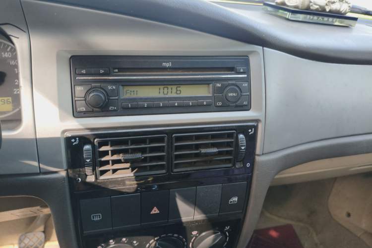Used Volkswagen Santana Vista 2008 1.8L Manual Sishang Model Audio And AC Panel