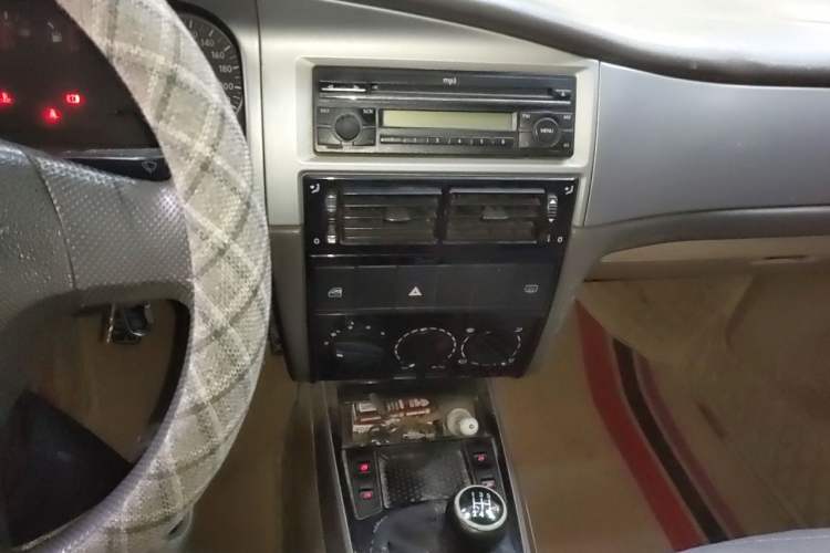 Used Volkswagen Santana Vista 2008 1.8L Manual Sishang Model Audio And AC Panel