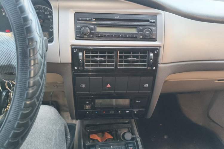 Used Volkswagen Santana Vista 2008 1.8L Manual Comfort Edition Audio And AC Panel