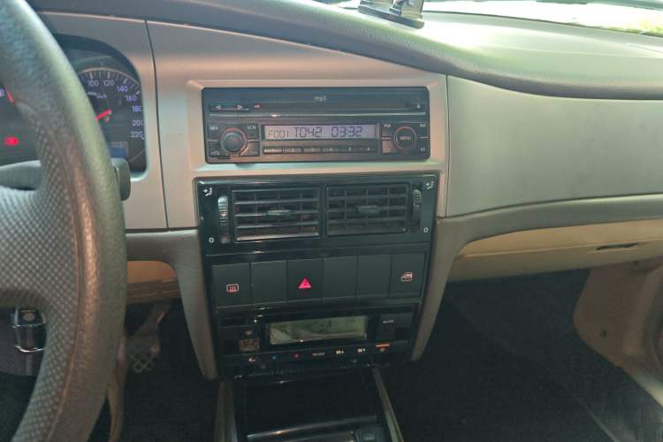 Used Volkswagen Santana Vista 2008 1.8L Manual Comfort Edition Audio And AC Panel