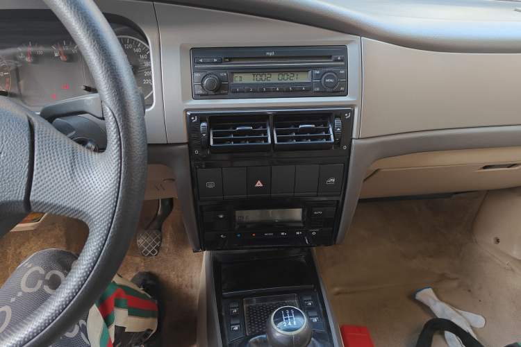 Used Volkswagen Santana Vista 2008 1.8L Manual Comfort Edition Audio And AC Panel