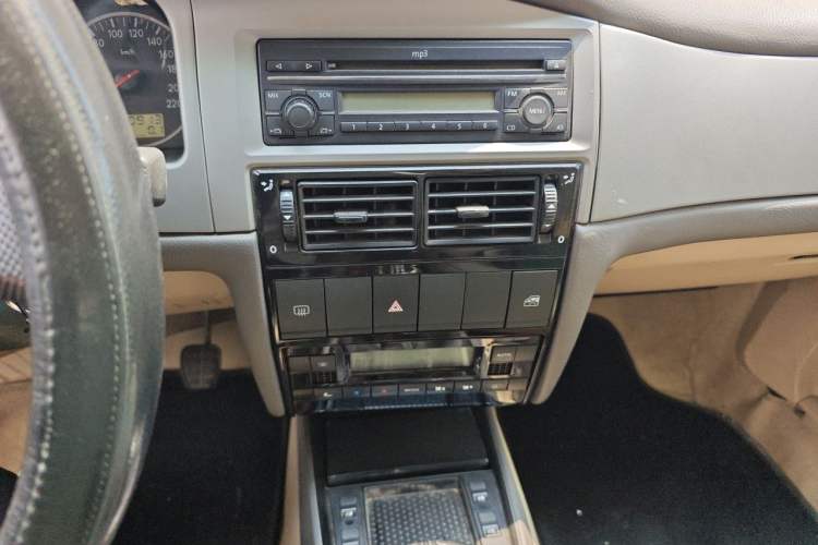 Used Volkswagen Santana Vista 2008 1.8L Manual Comfort Edition Audio And AC Panel