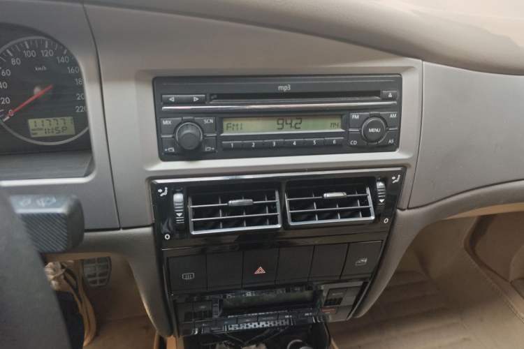 Used Volkswagen Santana Vista 2008 1.8L Manual Comfort Edition Audio And AC Panel