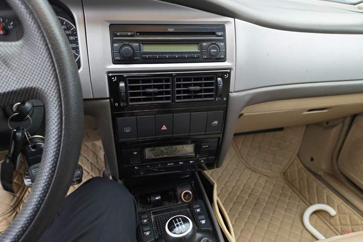 Used Volkswagen Santana Vista 2008 1.8L Manual Comfort Edition Audio And AC Panel