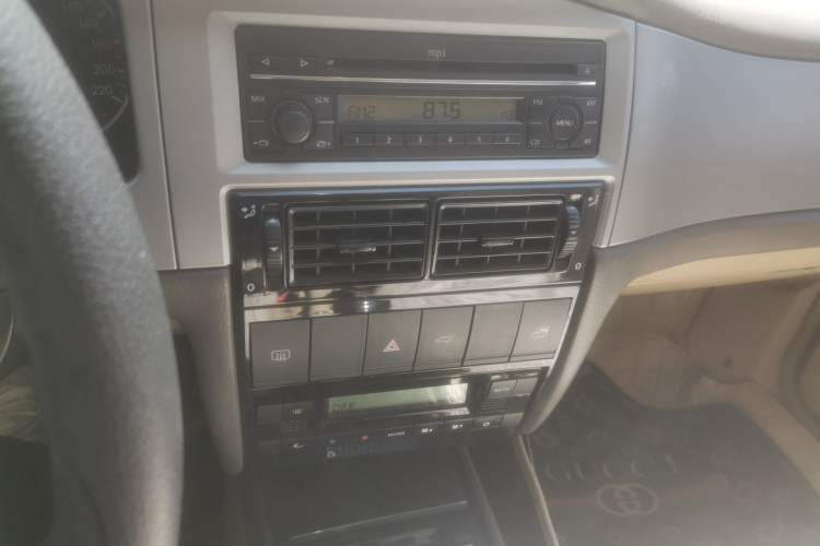 Used Volkswagen Santana Vista 2008 1.8L Manual Comfort Edition Audio And AC Panel