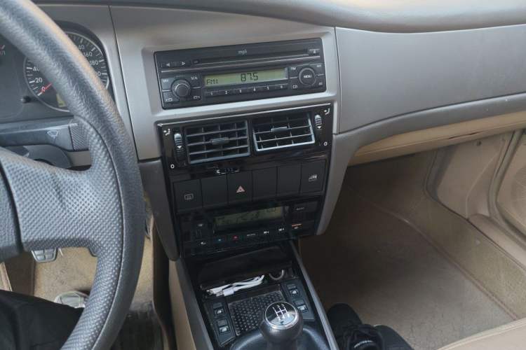 Used Volkswagen Santana Vista 2008 1.8L Manual Comfort Edition Audio And AC Panel