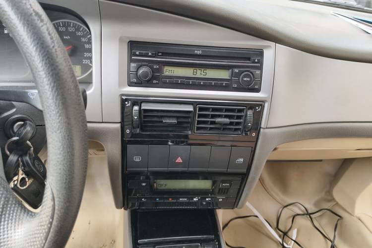 Used Volkswagen Santana Vista 2008 1.8L Manual Sishang Model Audio And AC Panel