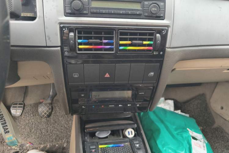Used Volkswagen Santana Vista 2008 1.8L Manual Comfort Edition Audio And AC Panel