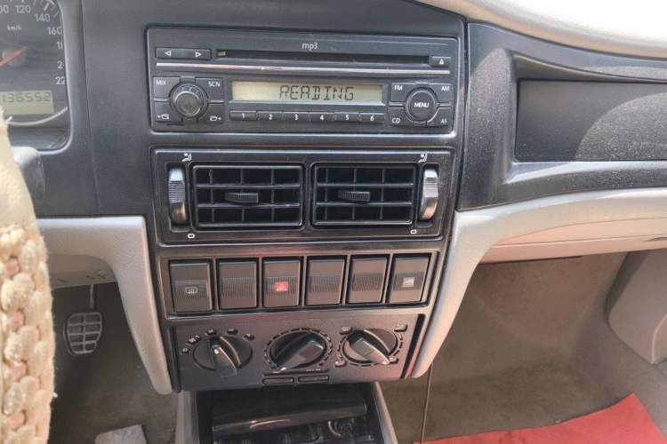Used Volkswagen Santana Vista 2008 1.8L Manual Sishang Model Audio And AC Panel