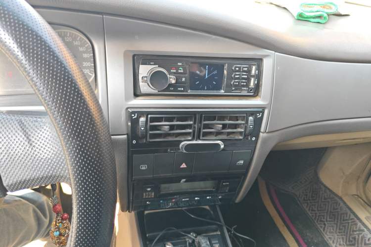 Used Volkswagen Santana Vista 2008 1.8L Manual Sishang Model Audio And AC Panel
