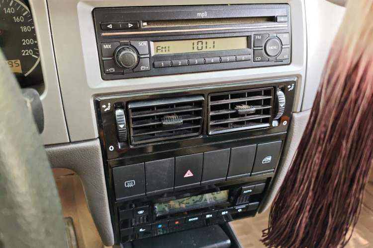 Used Volkswagen Santana Vista 2008 1.8L Manual Comfort Edition Audio And AC Panel