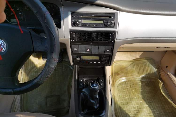 Used Volkswagen Santana Vista 2008 1.8L Manual Comfort Edition Audio And AC Panel