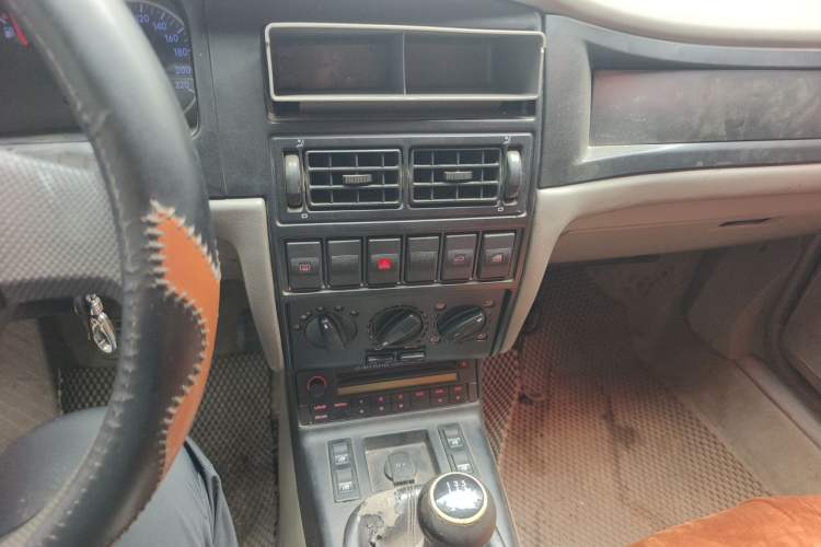 Used Volkswagen Santana Vista 2008 1.8L Manual Sishang Model Audio And AC Panel