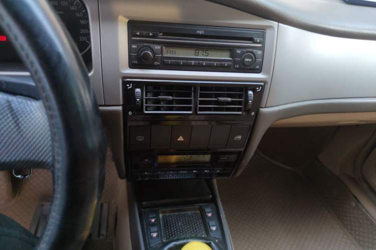 Used Volkswagen Santana Vista 2008 1.8L Manual Comfort Edition Audio And AC Panel