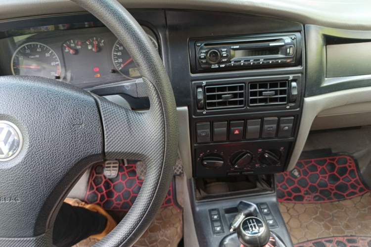 Used Volkswagen Santana Vista 2008 1.8L Manual Comfort Edition Audio And AC Panel
