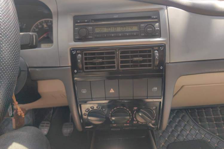 Used Volkswagen Santana Vista 2008 1.8L Manual Sishang Model Audio And AC Panel
