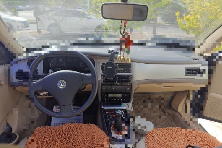 Used Volkswagen Santana Vista 2008 1.8L Manual Comfort Edition Center Console