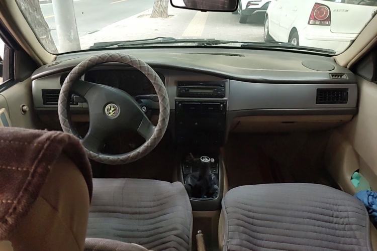 Used Volkswagen Santana Vista 2008 1.8L Manual Sishang Model Center Console