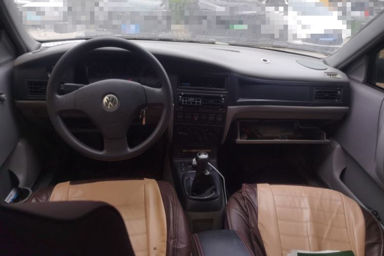 Used Volkswagen Santana Vista 2008 1.8L Manual Sishang Model Center Console