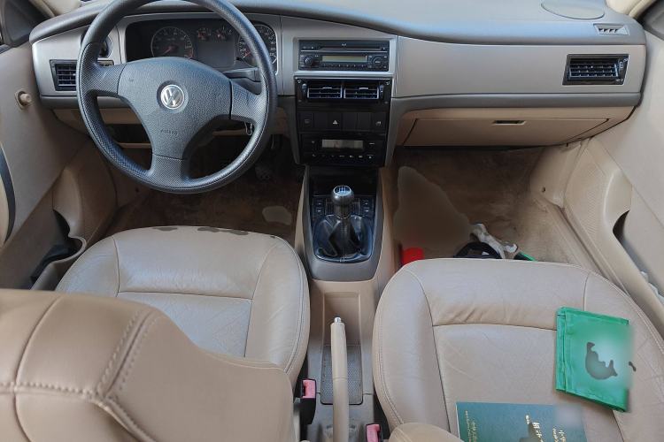 Used Volkswagen Santana Vista 2008 1.8L Manual Comfort Edition Center Console