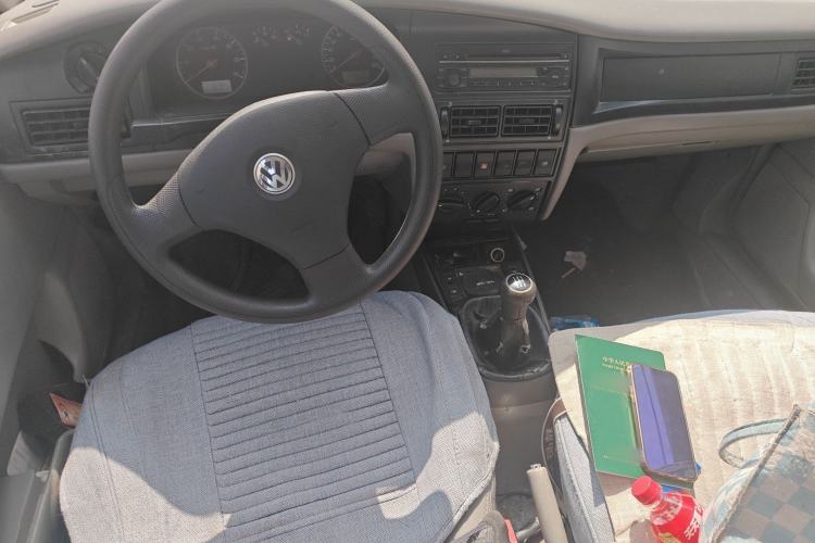 Used Volkswagen Santana Vista 2008 1.8L Manual Sishang Model Center Console