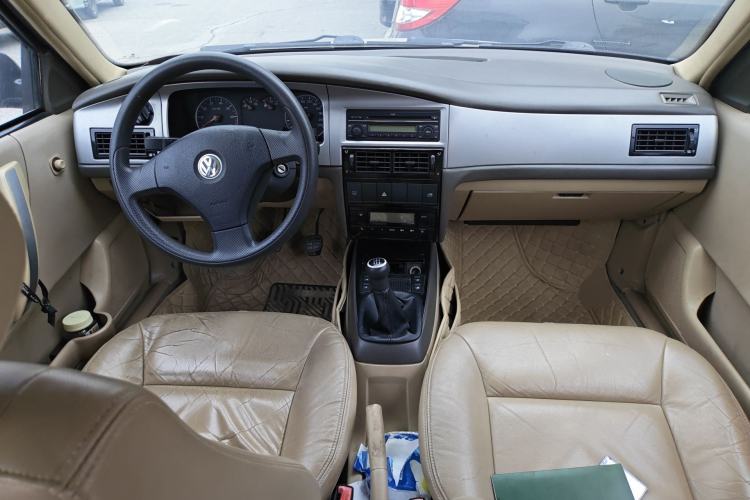 Used Volkswagen Santana Vista 2008 1.8L Manual Comfort Edition Center Console