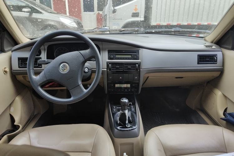 Used Volkswagen Santana Vista 2008 1.8L Manual Sishang Model Center Console