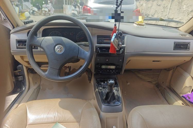 Used Volkswagen Santana Vista 2008 1.8L Manual Comfort Edition Center Console