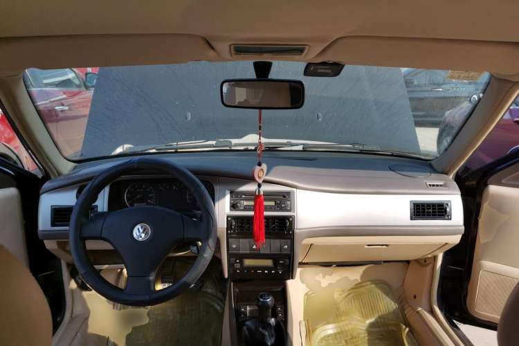 Used Volkswagen Santana Vista 2008 1.8L Manual Comfort Edition Center Console