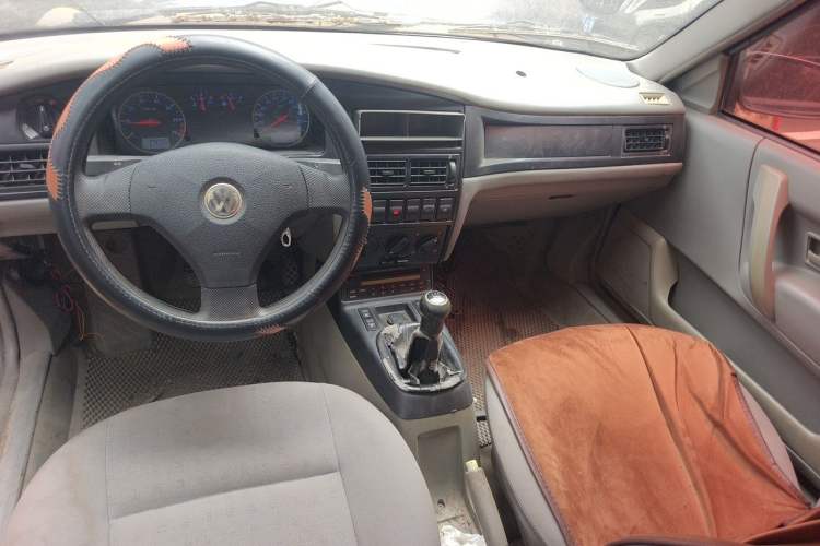 Used Volkswagen Santana Vista 2008 1.8L Manual Sishang Model Center Console