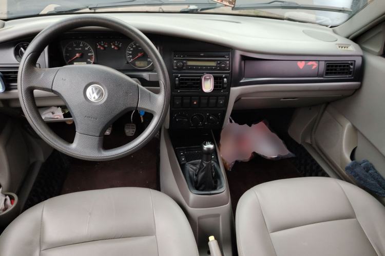 Used Volkswagen Santana Vista 2008 1.8L Manual Sishang Model Center Console