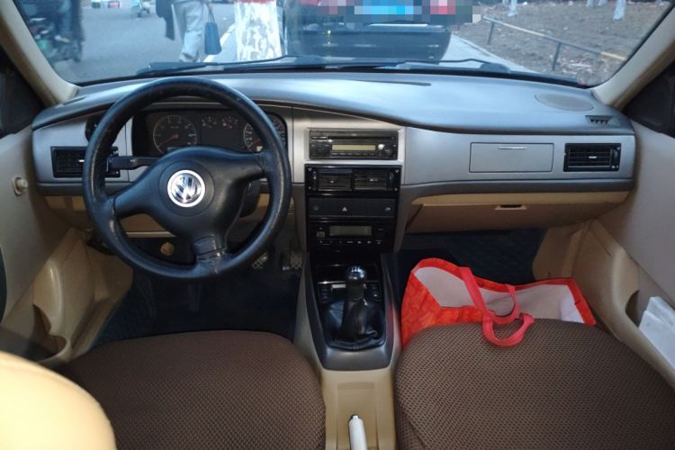 Used Volkswagen Santana Vista 2008 1.8L Manual Sishang Model Center Console