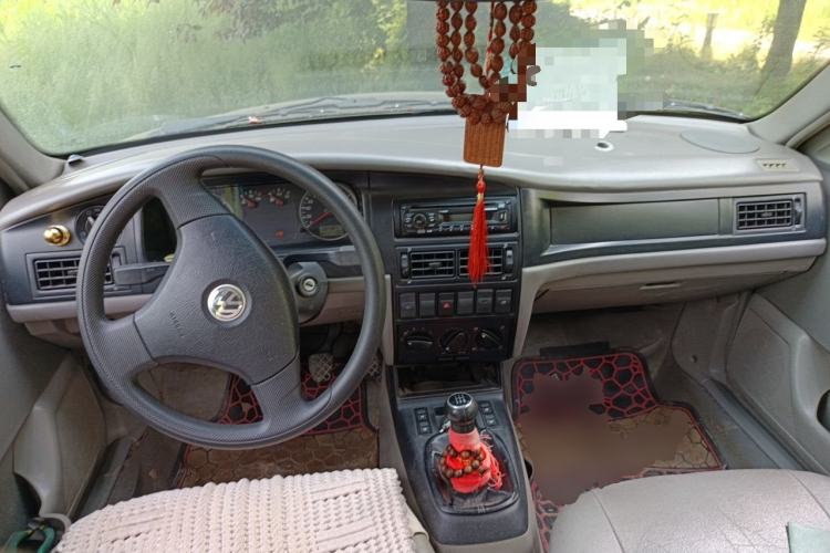 Used Volkswagen Santana Vista 2008 1.8L Manual Comfort Edition Center Console
