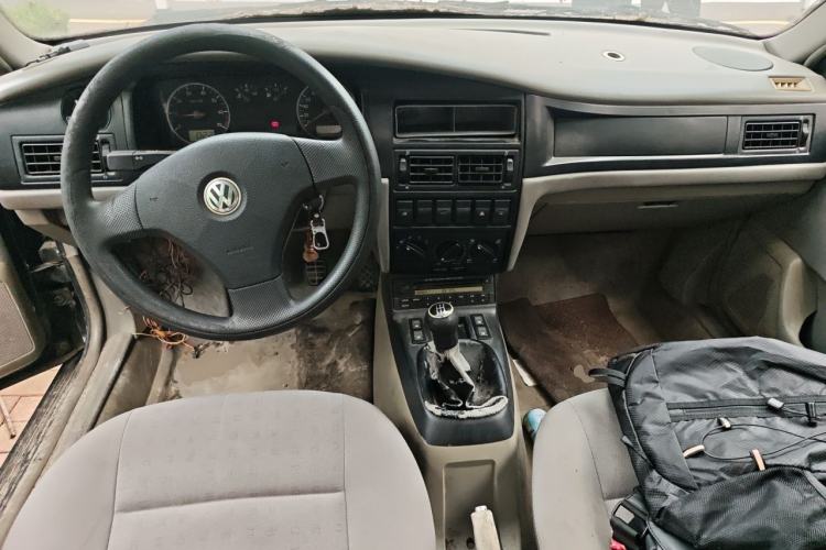 Used Volkswagen Santana Vista 2008 1.8L Manual Sishang Model Center Console