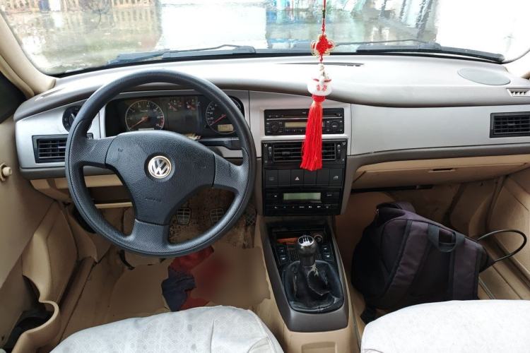 Used Volkswagen Santana Vista 2008 1.8L Manual Sishang Model Center Console
