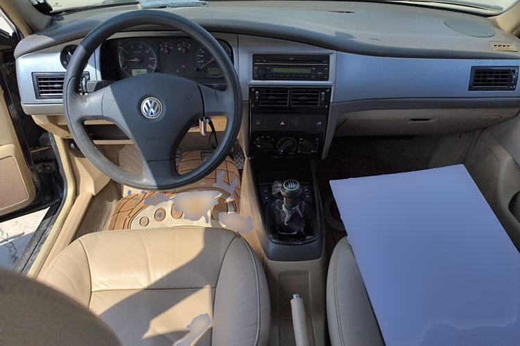 Used Volkswagen Santana Vista 2008 1.8L Manual Sishang Model Center Console
