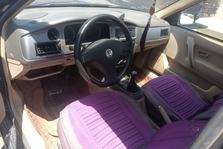 Used Volkswagen Santana Vista 2008 1.8L Manual Sishang Model Center Console