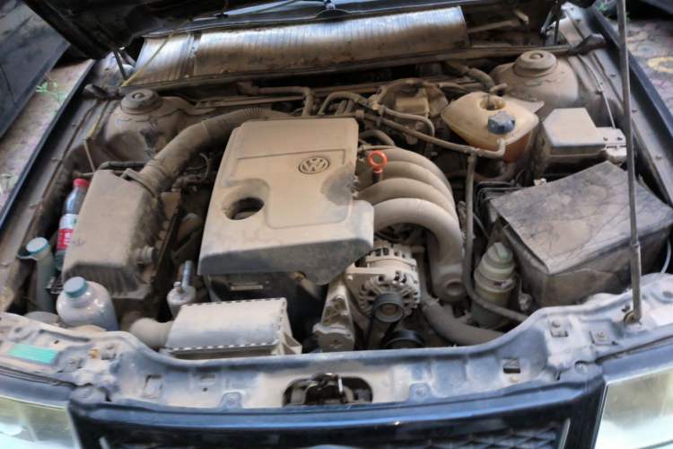 Used Volkswagen Santana Vista 2008 1.8L Manual Comfort Edition Engine Bay