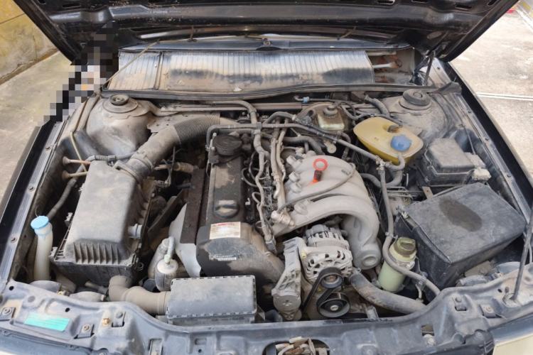 Used Volkswagen Santana Vista 2008 1.8L Manual Sishang Model Engine Bay