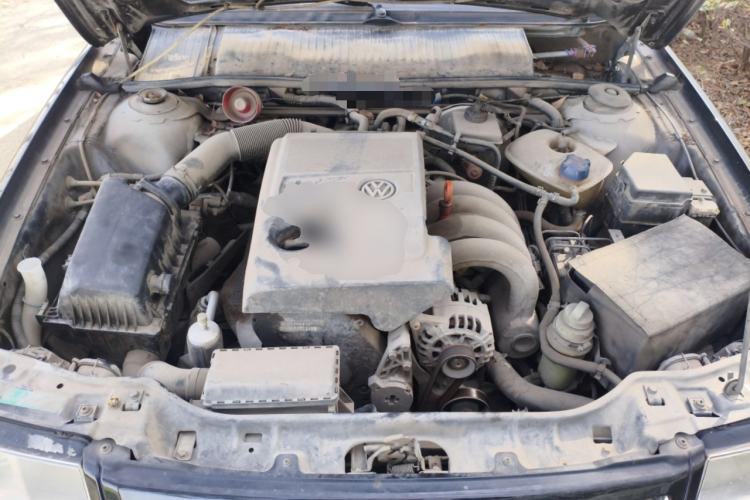 Used Volkswagen Santana Vista 2008 1.8L Manual Sishang Model Engine Bay